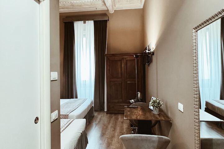 Room 2 of 42