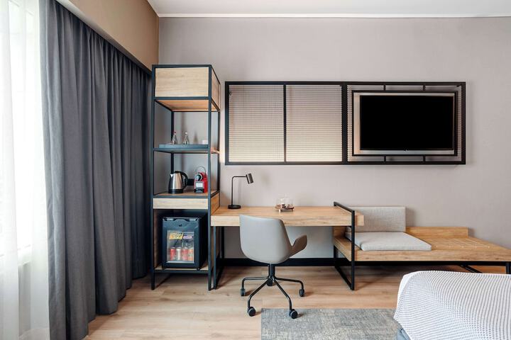 Room 8 of 70