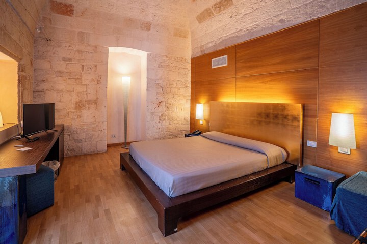 Room 14 of 62