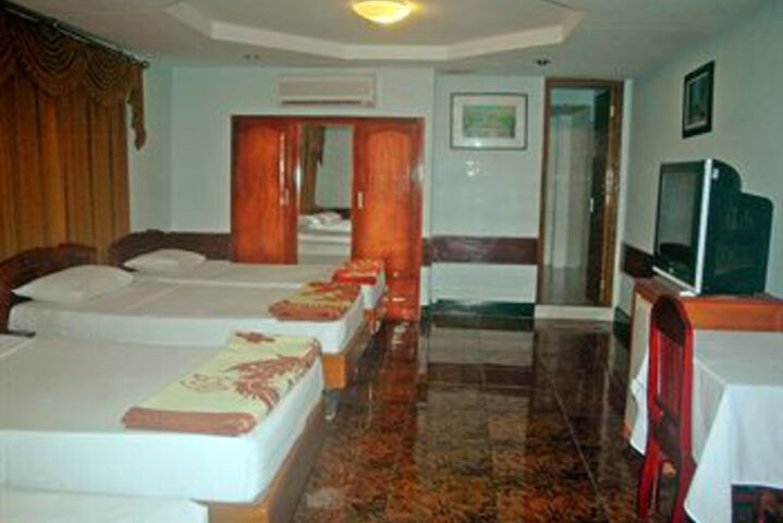 Room 2 of 10
