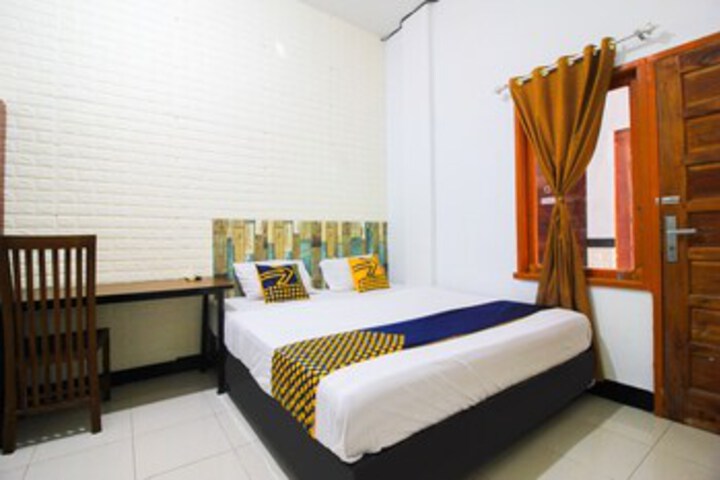 Room 32 of 46