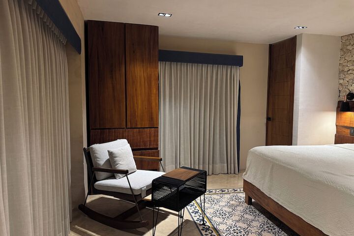 Room 50 of 160