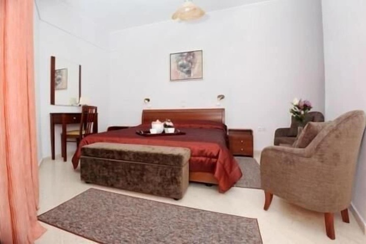Room 11 of 25