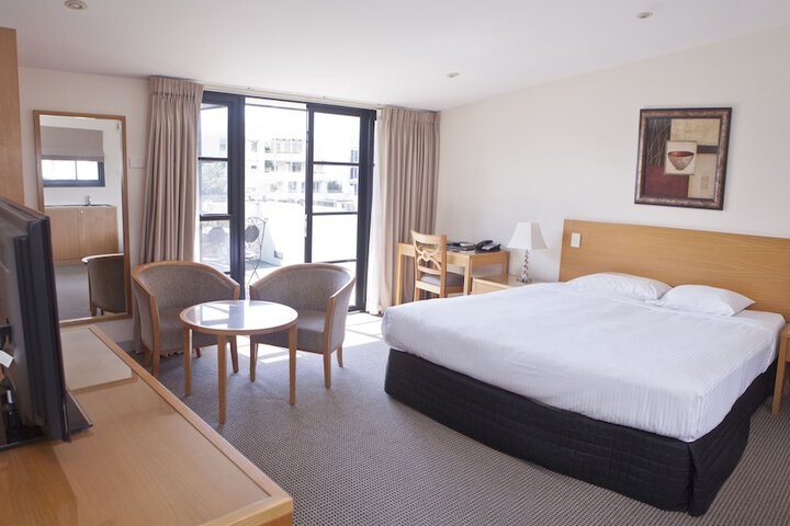 Room 3 of 60
