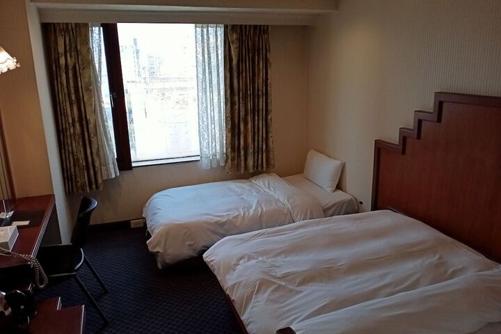 Room 5 of 35
