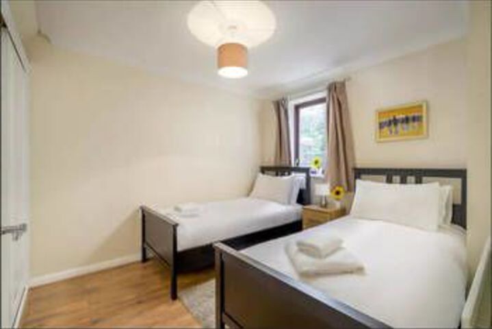 Room 6 of 19