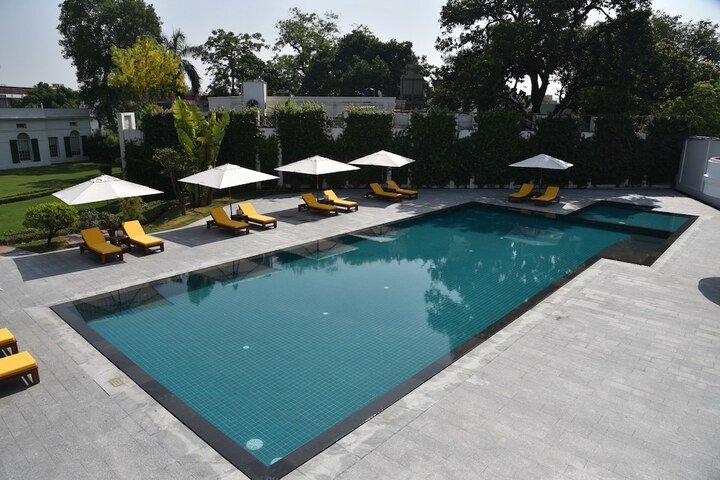 Hotel Pool