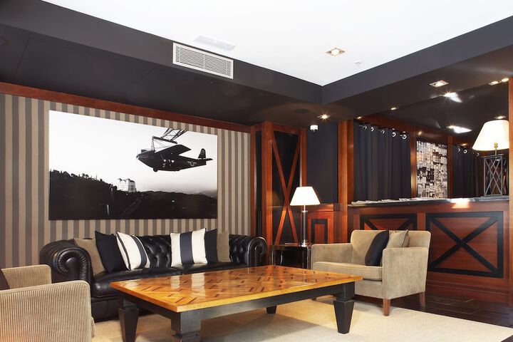 Hotel Interior 4 of 94