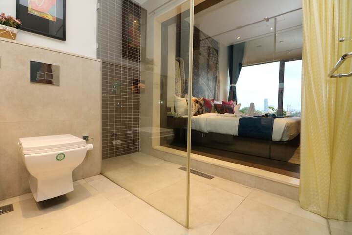 Room 25 of 52