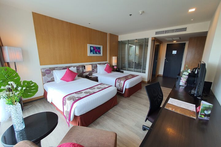 Room 3 of 62