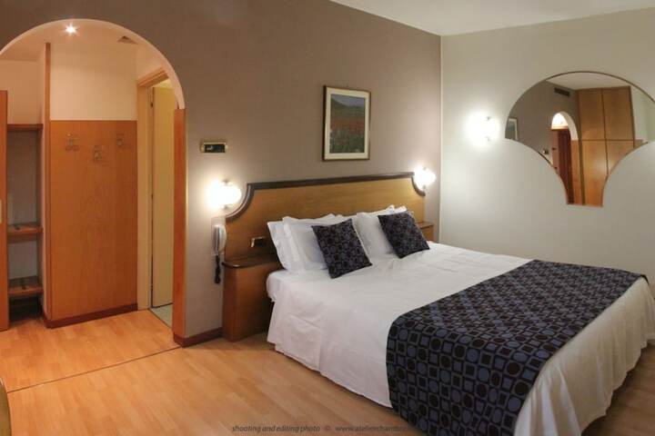 Room 10 of 63