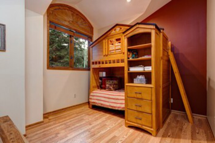 Room 20 of 28