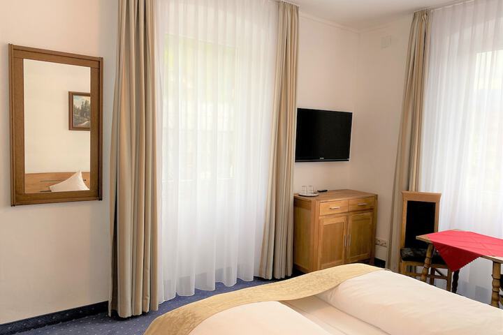 Room 13 of 45