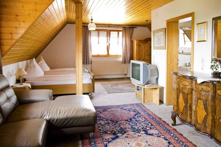 Room 5 of 32