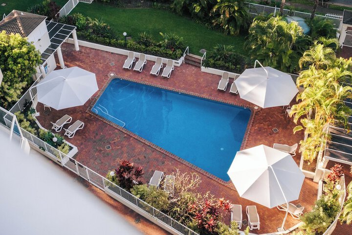 Pool 41 of 52