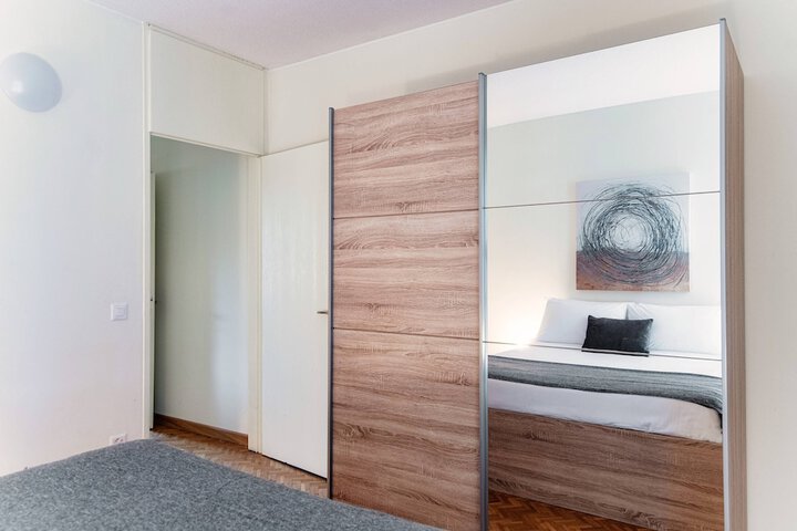 Room 6 of 124