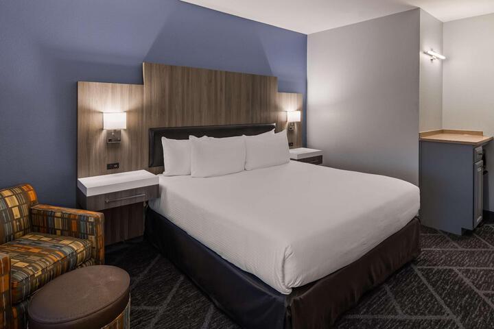 Suite 1 King Bed (14 of 20)