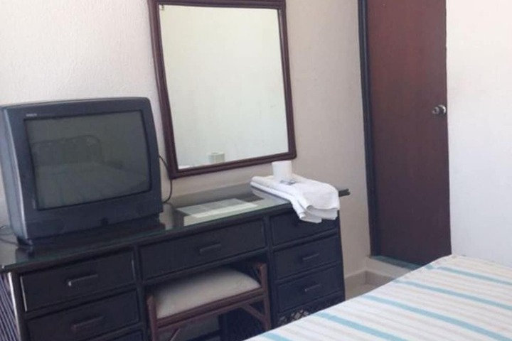 Room 10 of 30