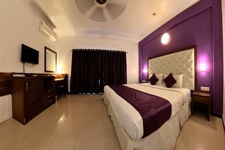 Room 13 of 49
