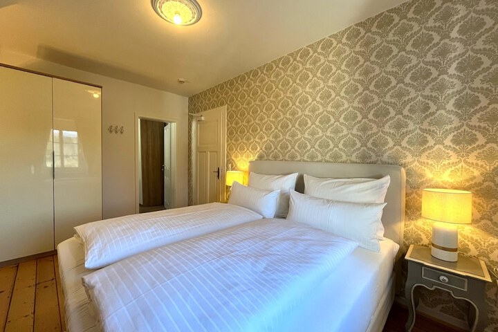 Room 16 of 30