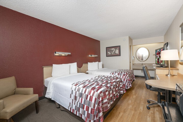 Standard Room, King or Two Doubles (3 of 11)