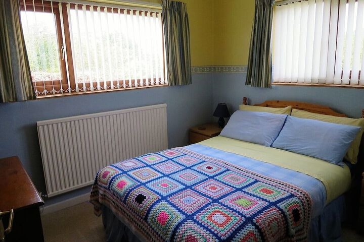 Room 2 of 18