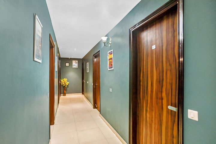 Room 7 of 18