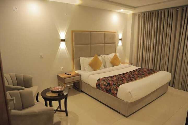 Room 5 of 50