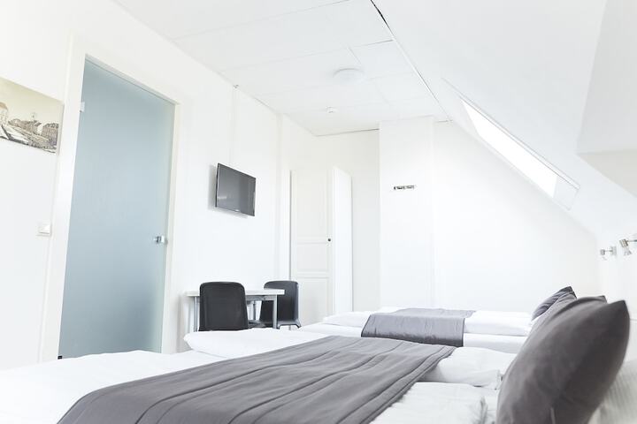 Room 9 of 52