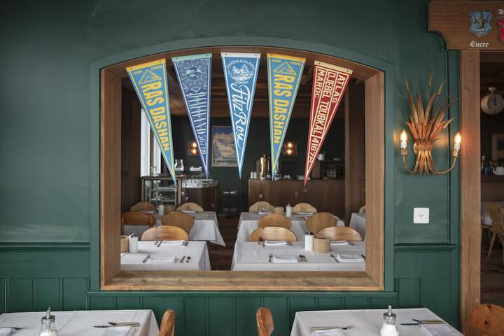 Dining 22 of 33