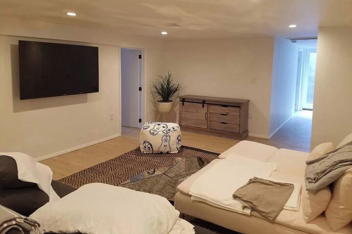 Room 4 of 25