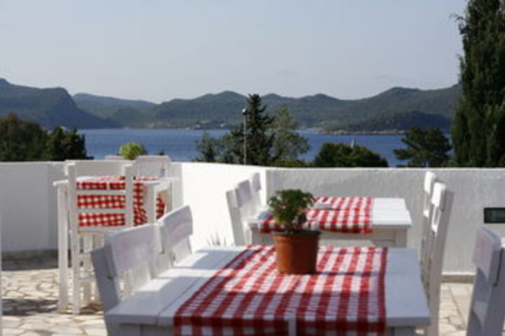 Liya Hotel