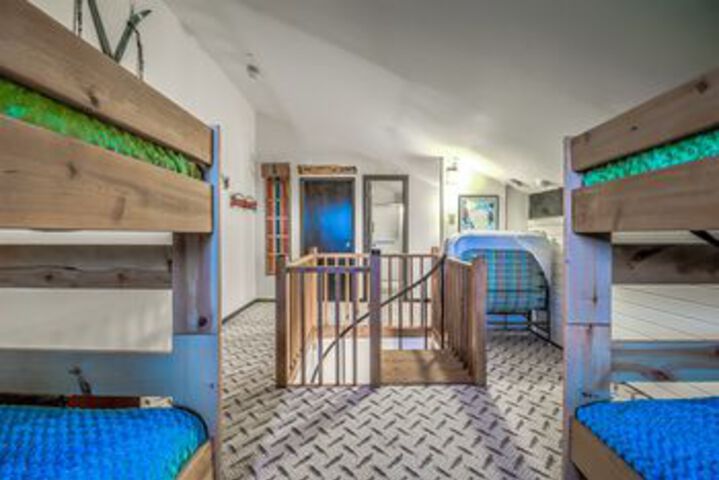 Room 25 of 155