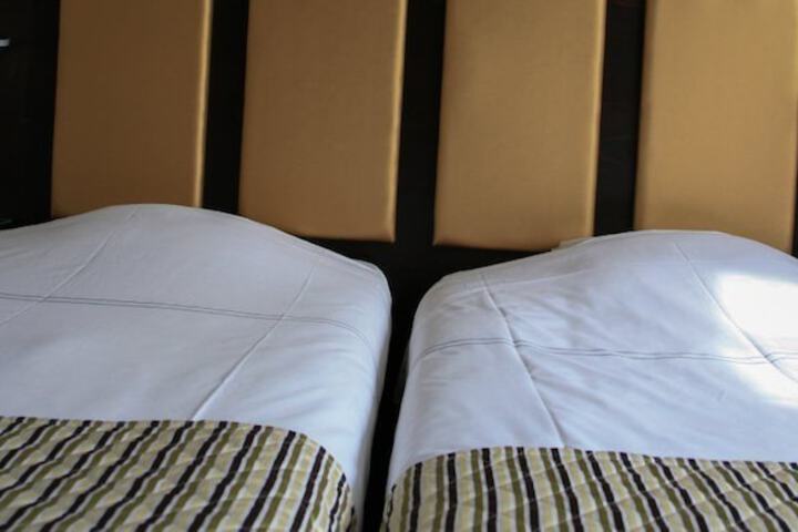 Room 4 of 40