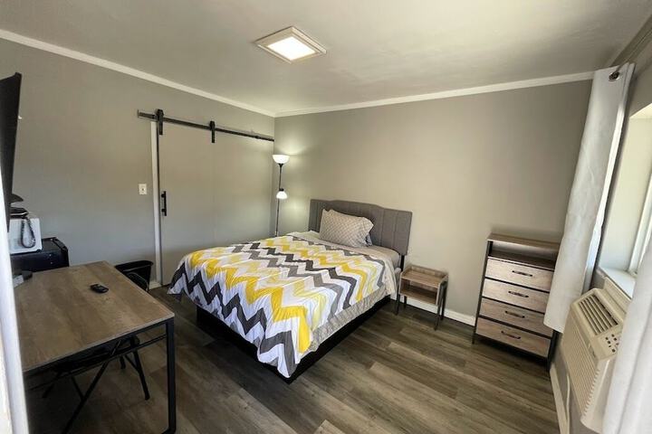 Room 9 of 35