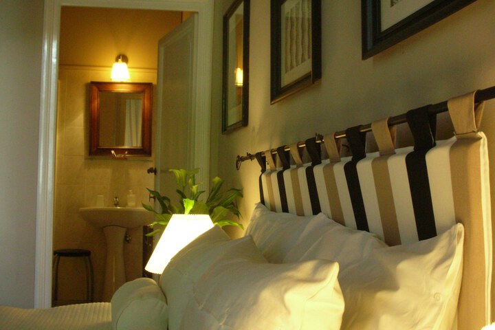 Room 6 of 63