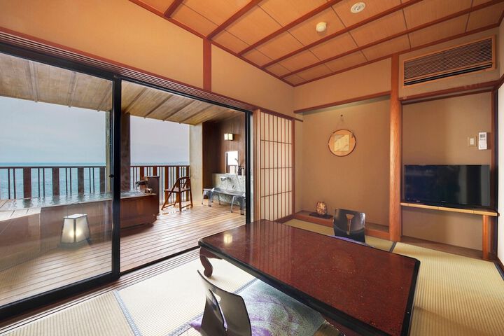 Room 15 of 40