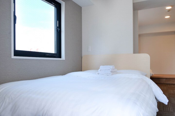 Room 3 of 20