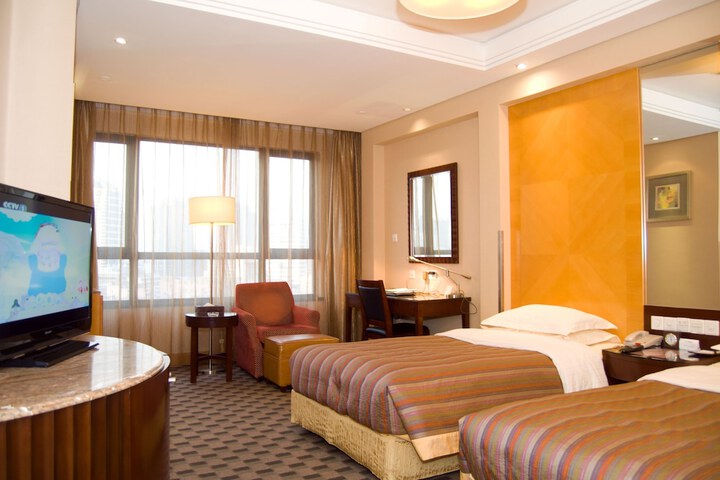Room 10 of 30
