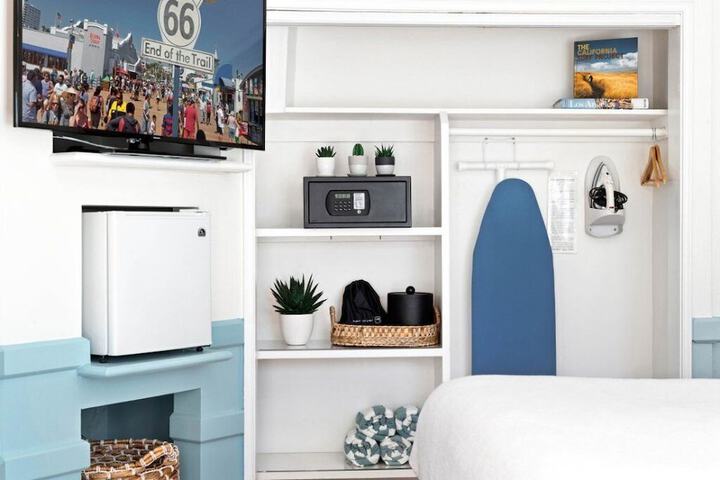 Room 32 of 73