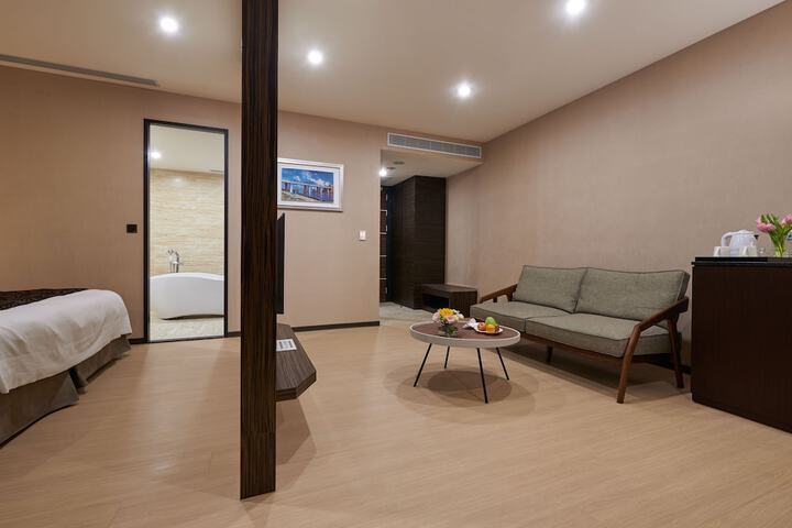 Room 25 of 72