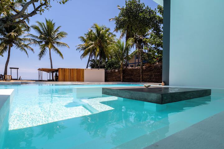 Pool 40 of 75