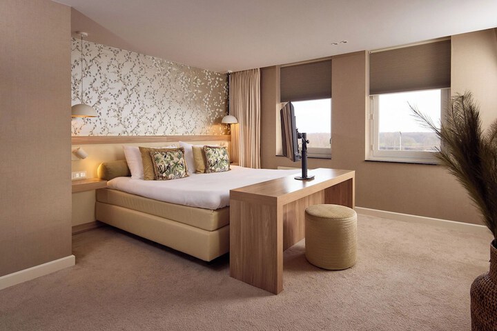 Room 11 of 53