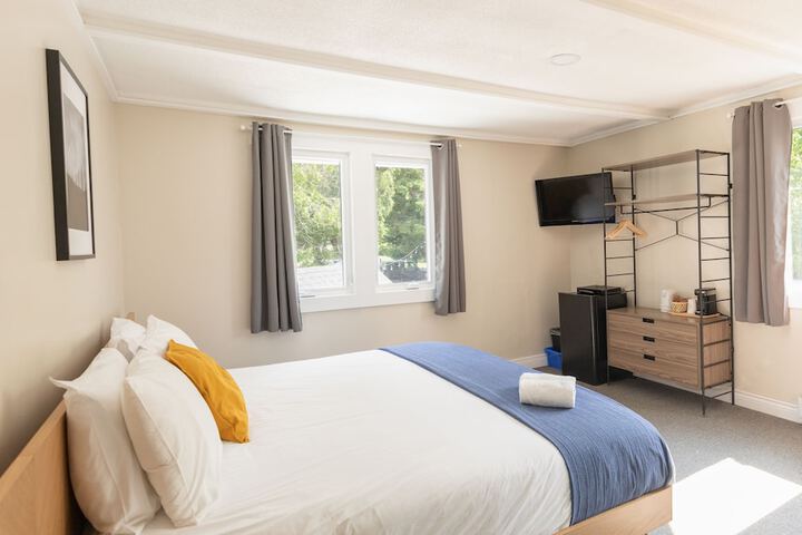 Room 9 of 140