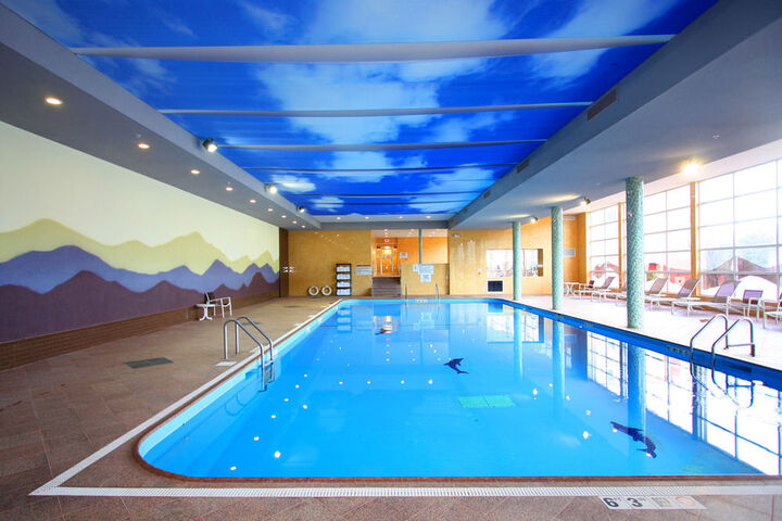 Pool 42 of 77