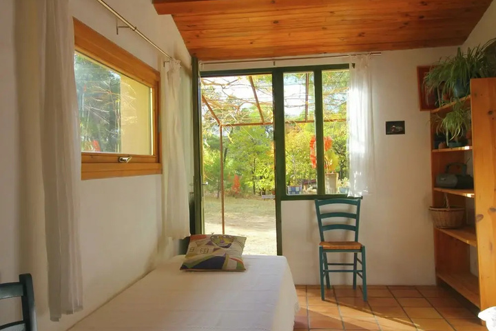 Room 3 of 16