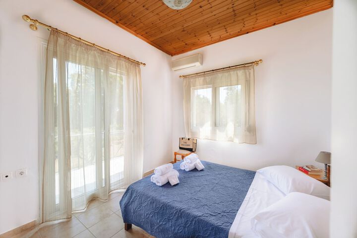 Room 4 of 27
