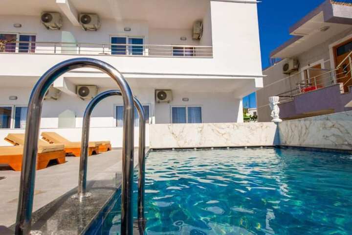 Pool 125 of 163