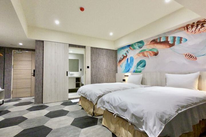 Room 3 of 16