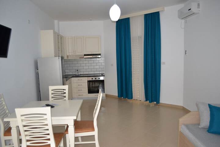 Room 5 of 32